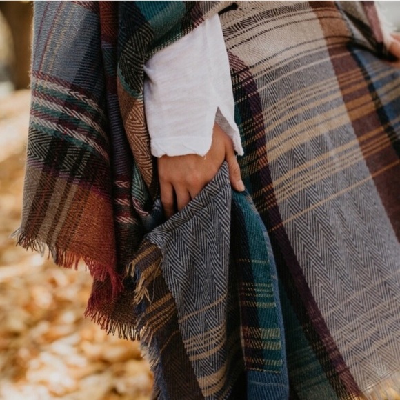 🍁Last one! Colorful plaid poncho 🍂 - Picture 5 of 5